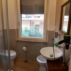 Bagno con doccia